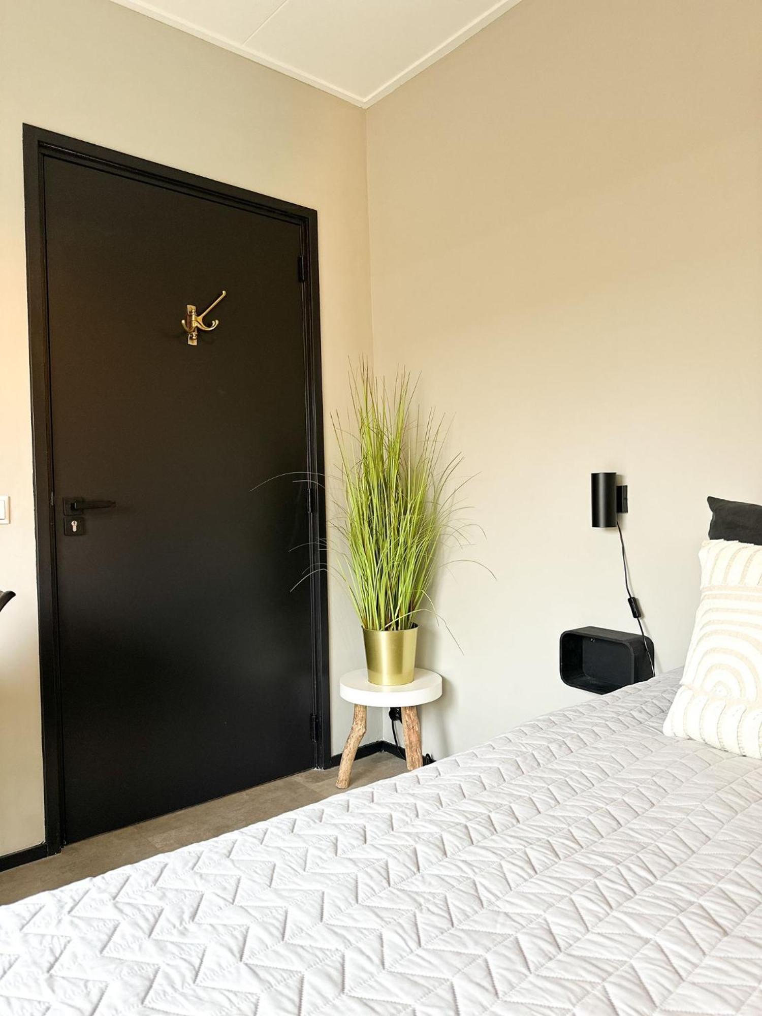 Homestay Waterpoort - Incl Gratis Licht Ontbijt En Parking